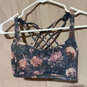 Lululemon sports bra